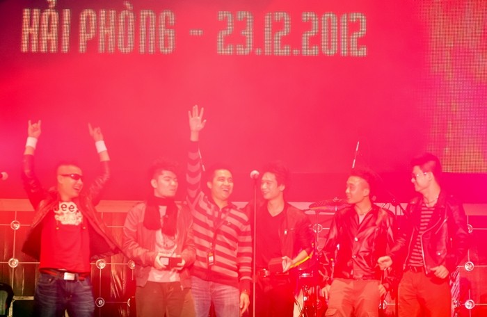 Ngũ Cung nhận giải thưởng ban nhạc và bài hát được yêu thích nhất RockStorm 2011.